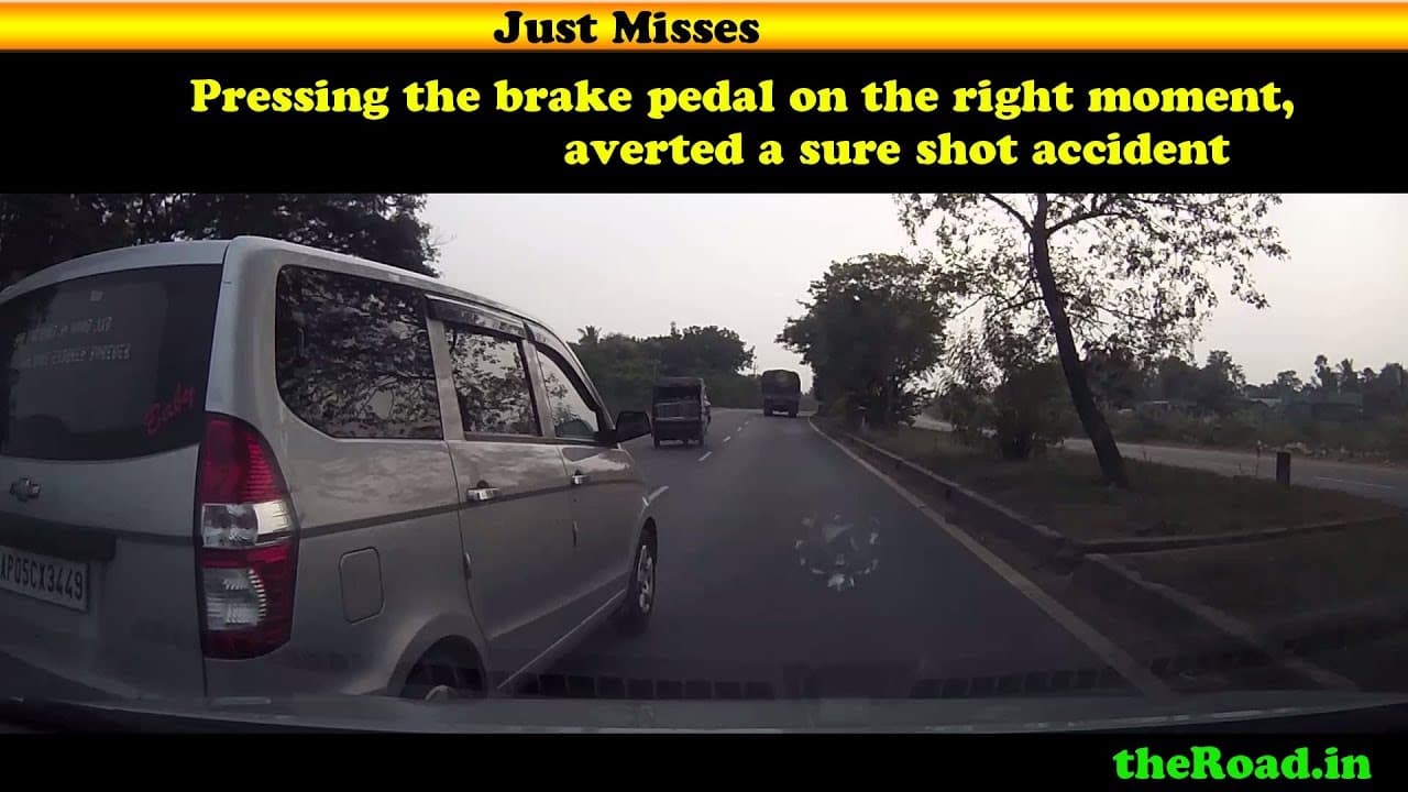 Braking at the right moment saves the day | Close call