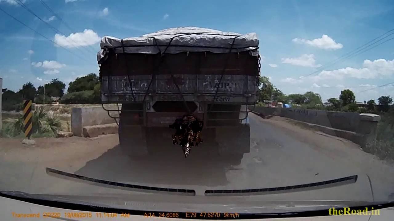 Hyundai i10 get hit by a lorry taking a sudden reverse